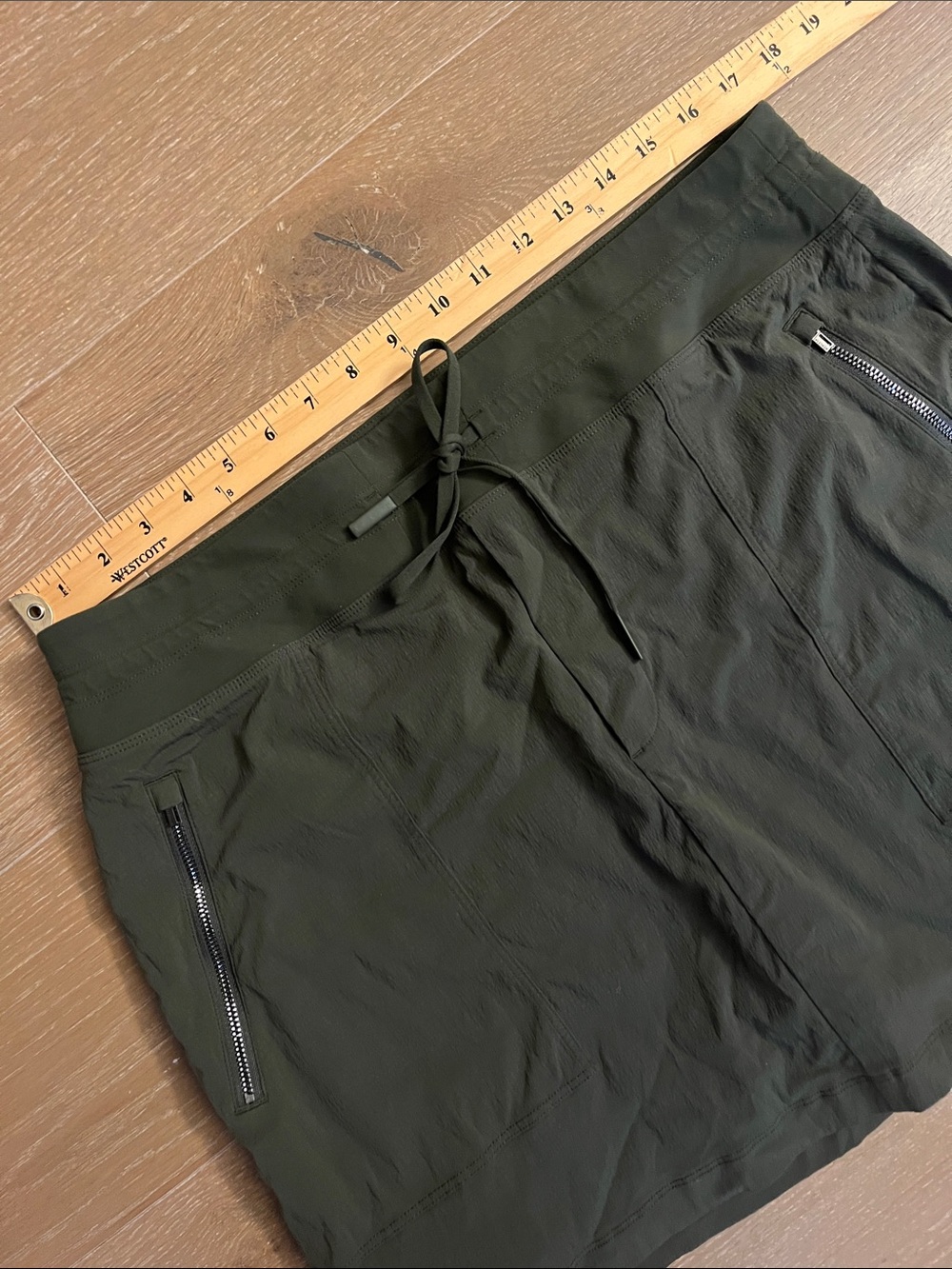Athleta Trekkie North Skirt/Skort in Olive Green size 16 - Picture 5 of 10